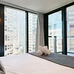 Modern 2 Bedroom Beside Skytower & Queen St In The Heart Of Cbd