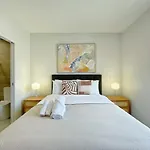 Tranquil Townhouse 2Br & 1 Study With Free Parking & Backyard