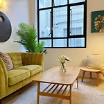 Delightful Encounter - 1B Apt On Centre Queen Street