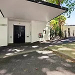 Vibrant City Oasis 1Br Apt W Gym Pool And Parking