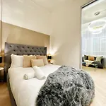 Stylish Chic Stunning 1Br Gem In The Heart Of Queen St