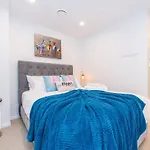 Central Stylish Comfy Studio With Swimming Pool