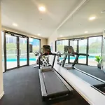 Luxury Design Parkside Living In Cbd Vs Aircon