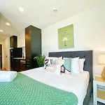 Fresh Comfy Studio Nearby Skytower - Pool Gym Sauna