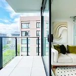 Graceful Comfy Studio Nearby Skytower & Queen St