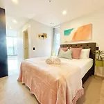 Graceful Comfy Studio Nearby Skytower & Queen St