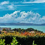 Coastal Garden Family Hideaway