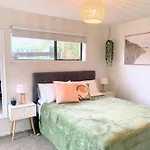 Coastal Garden Family Hideaway