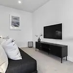 Luxury Living In Wynyard Quarter