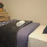 Modern Sunny & Comfy Rooms Near Henderson, Auckland