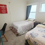 Mt Eden Home At Commercial Food Street