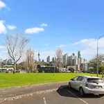 Parnell Haven Apartment With Parking, Aircon & Gym