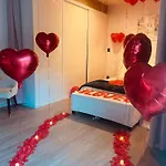Delightful Little House & Chateau Charme Suite