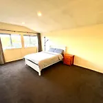 Cosy Retreat Near Mairangi Bay
