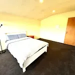 Cosy Retreat Near Mairangi Bay