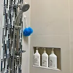 2 Bedrooms In Urban Sanctuary B&B