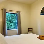 2 Bedrooms In Urban Sanctuary B&B