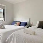 Super-Large House 7 Ensuites