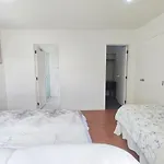 Epsom House With En-Sute