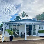 Newly Renovated 2 Bed Cottage