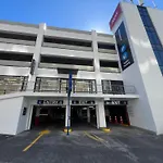 Studio Escape With Pool, Gym & Free Parking In Cbd