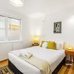 Sunny Mid Century Style Home 3 Bedroom 2 Ba 2 Carparks