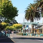 Coastal Comfort, Close To Beach & Eateries