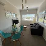 Coastal Comfort, Close To Beach & Eateries