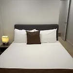 Epsom Retreat 2B With Balcony Free Parking