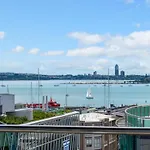 Kiwiana Suite - Newly Refurbished - Rooftop Pool