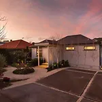 Urban Oasis Villa Your Perfect City Escape