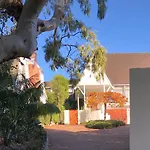 Mahoe Gardens - Self Contained Apartment