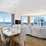 Luxury 3Br Quay West With Views Pool And Parking