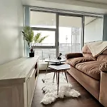 Cosy 1 Bed-Room Bnb With Skycity View