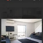 Kiwi Hosts