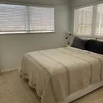 Own Sunny Quiet Haven, Own 1 Bedroom House & Garden With Car Park, Central To Airport, Cbd & Sylvia Park Mall