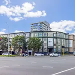 Modern &Convenient Stay In The Heart Of Auckland