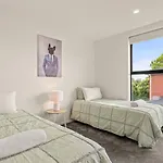 Lively And Charming Townhouse