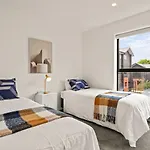 Suburban Hideaway In Henderson