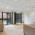 Waiake Family Retreat - Auckland Holiday Home