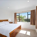 Elevated Family Sized Guest-House With Beautiful Views