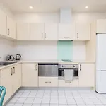 Modern Viaduct Apartment W Pool Gym Skytower Views