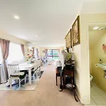 Entire House In West Auckland