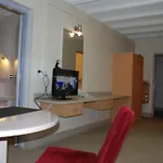 Grafton Oaks Hotel