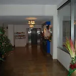 Grafton Oaks Hotel