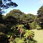 Oratia Bed And Breakfast