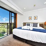 Metropolis Shortstay Apartment