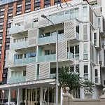 Bright And Airy One Bedroom Apartment:Great Views!