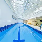 Classic One Bedroom Apartment- Pool And Gym!