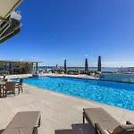 Classic One Bedroom Apartment- Pool And Gym!